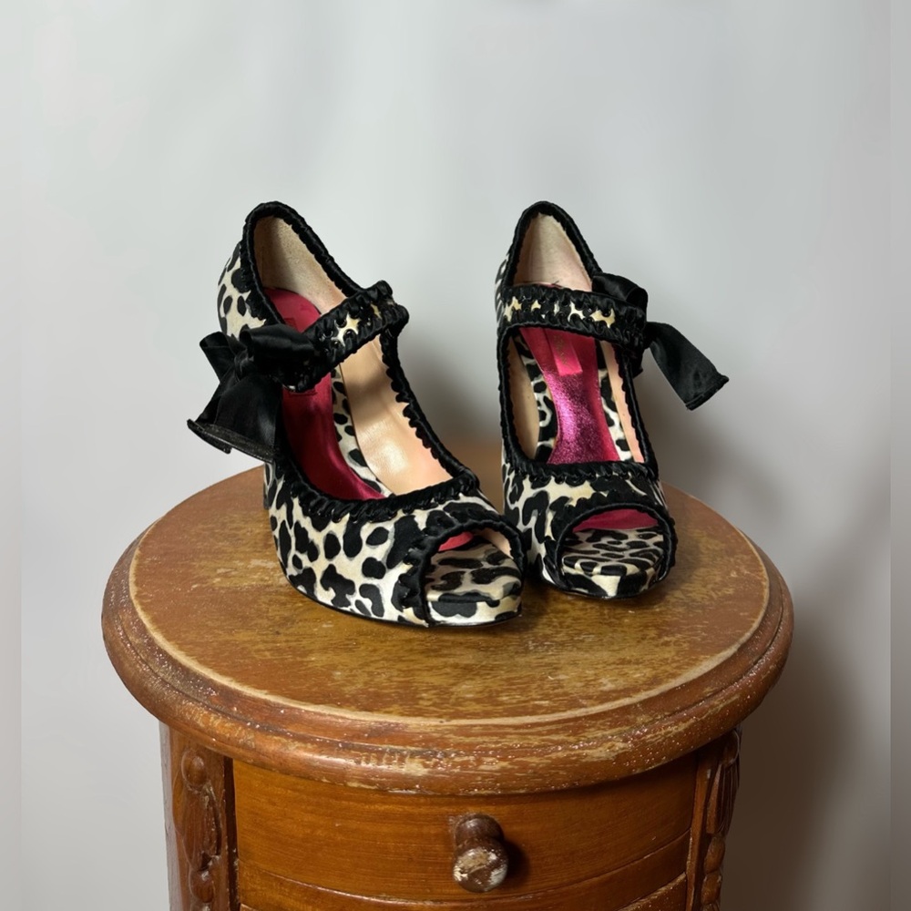 Betsey Johnson Vintage Y2K Leopard Print Peep Toe Heels with Black Bow